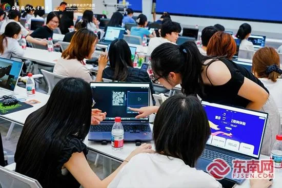 AI赋能“一人成军” 泉州OPC创业新生态探访
