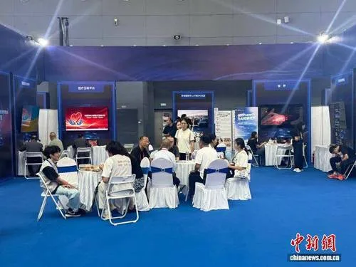 数博会观察:AI催生“一人公司” 打开就业创业新空间